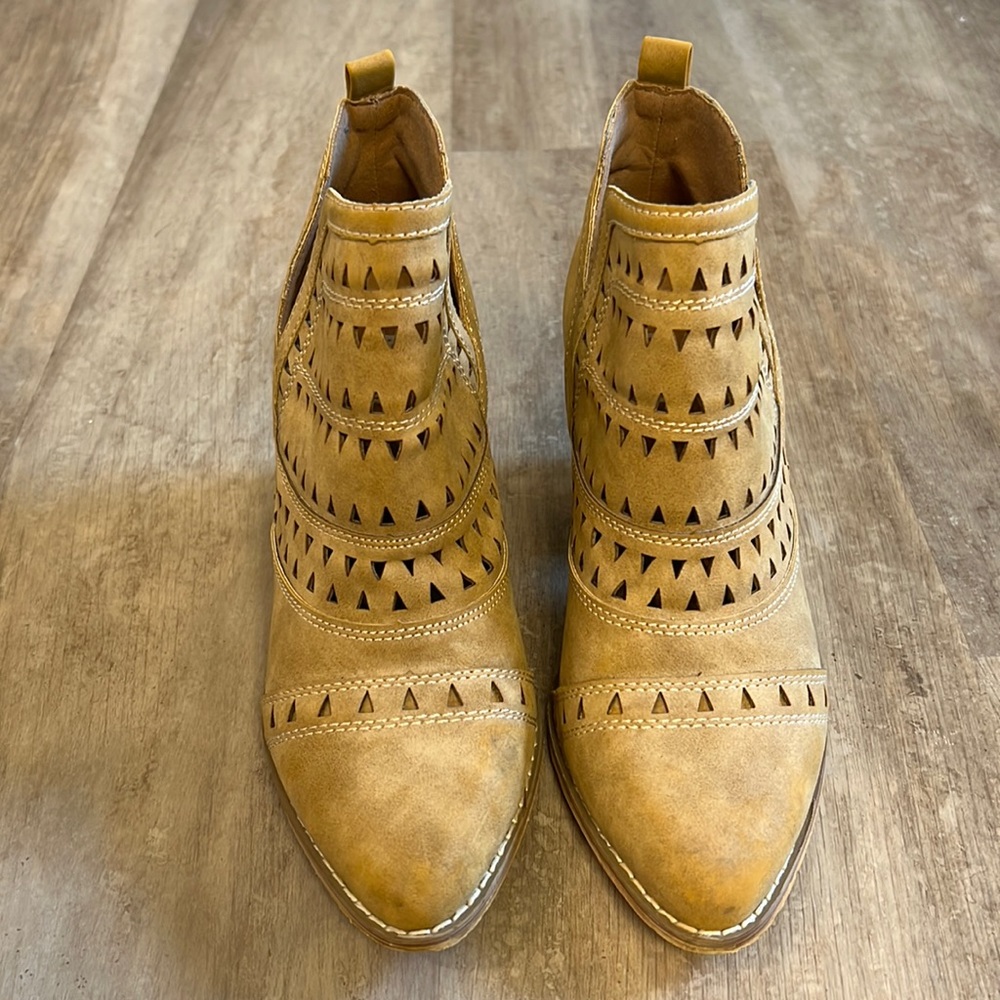 Miim booties size 7.5